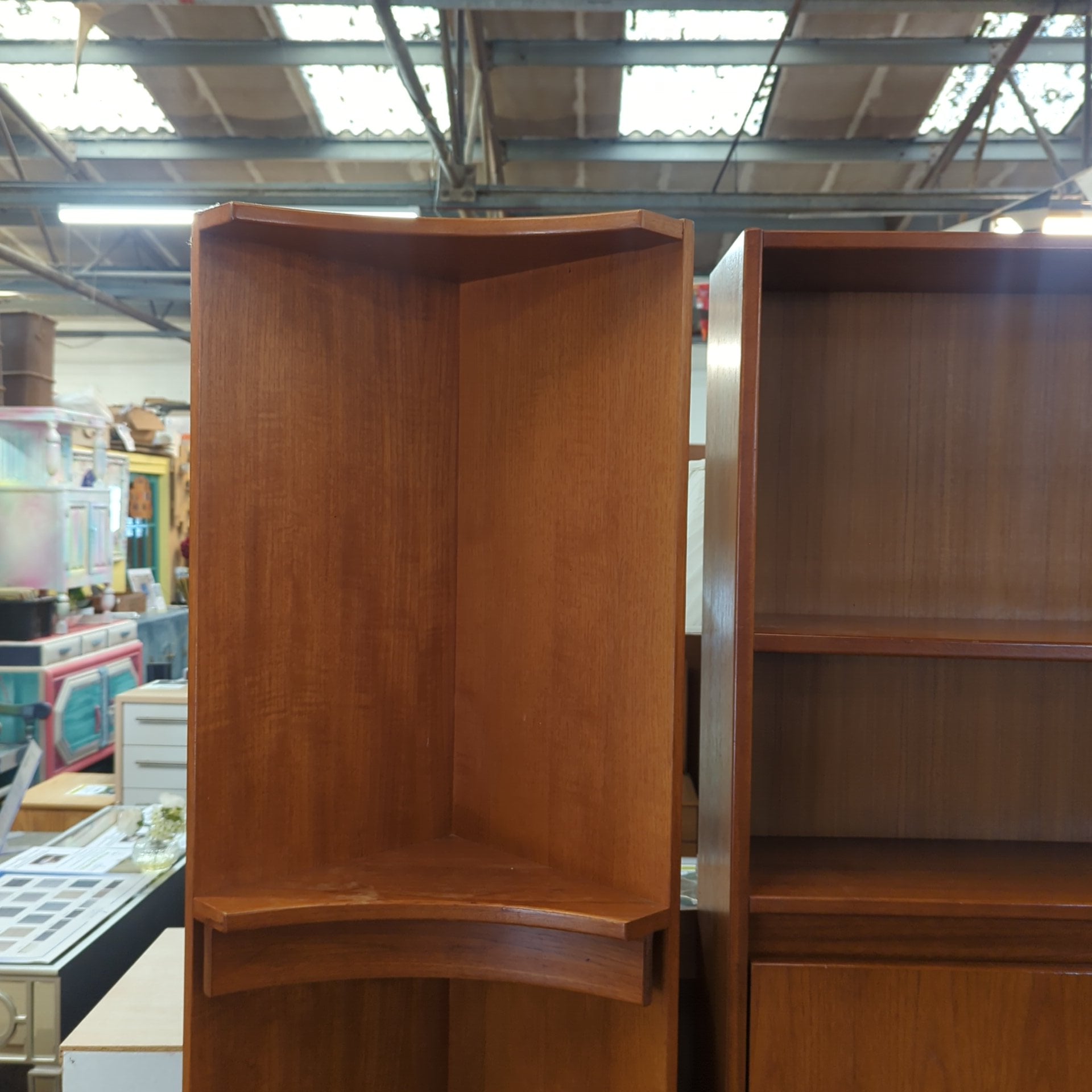Corner Unit